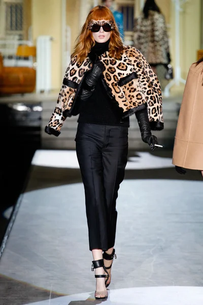Look 25